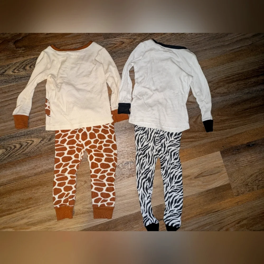 Old Navy Animal‎ Pajamas Giraffe Zebra Long Sleeve 2T Set Of 2